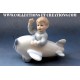 FIGURINE BEBE SUR AVION