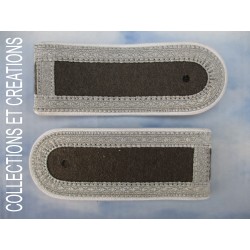 EPAULETTES DDR BLANC "SERGENT INFANTERIE"