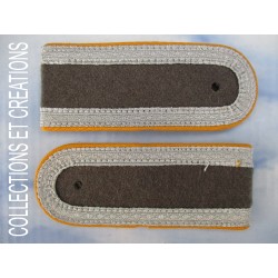 EPAULETTES DDR JAUNE "SERGENT CAVALERIE"