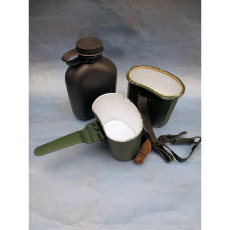 GOURDE PLASTIQUE AVEC QUART BW