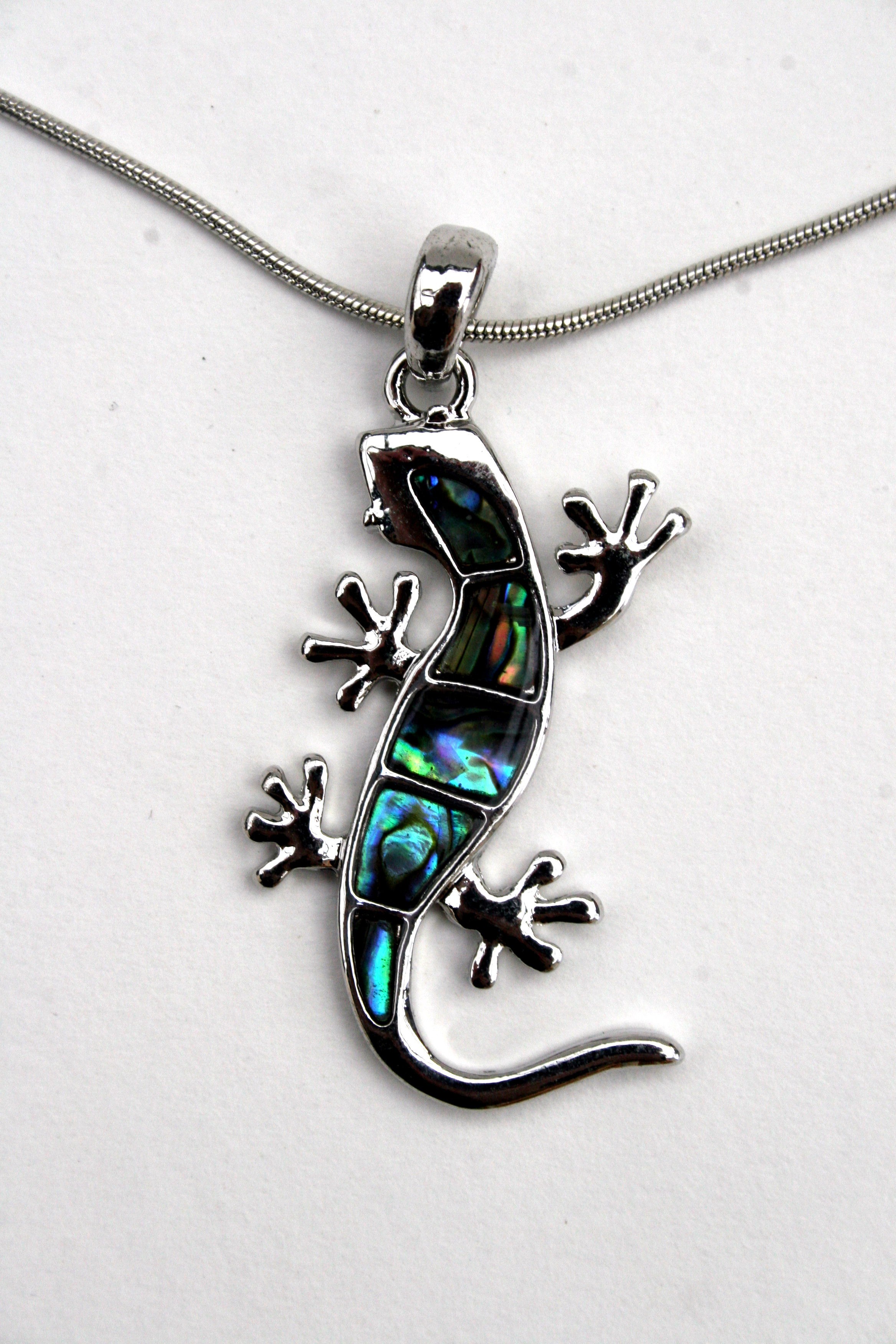 Collier Pendentif Lézard Argenté – Fantaisie Unisexe, Noir